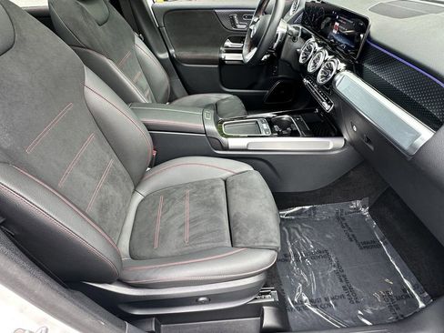 Certified 2025 Mercedes-Benz GLB 250 image 14