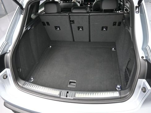Certified 2025 Porsche Macan AWD/4WD image 31