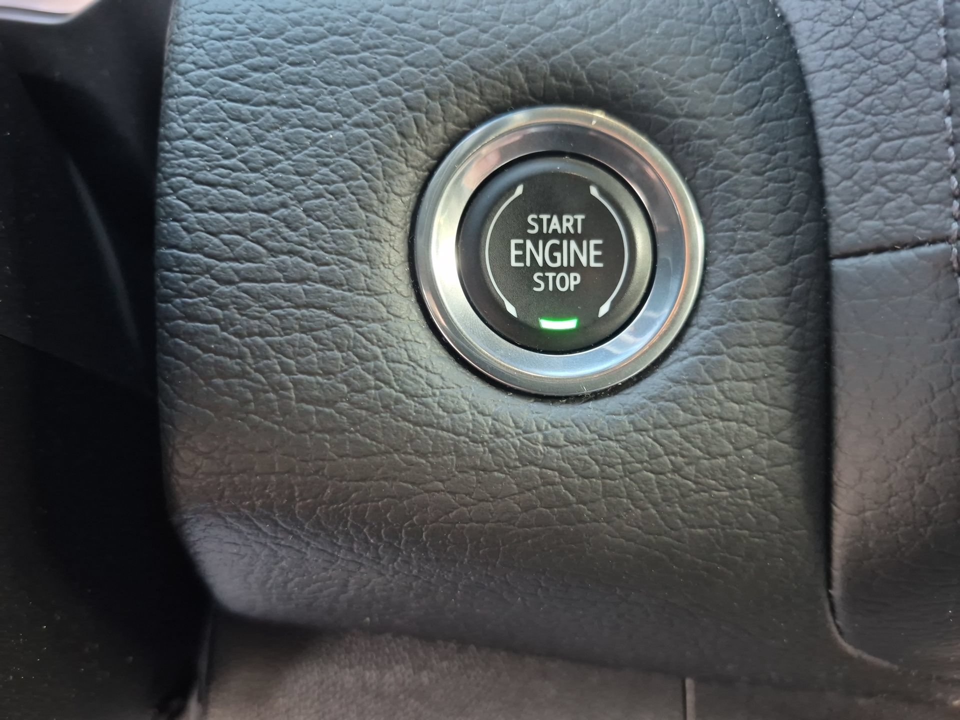 Used 2023 GMC Yukon XL Denali AWD/4WD image 18