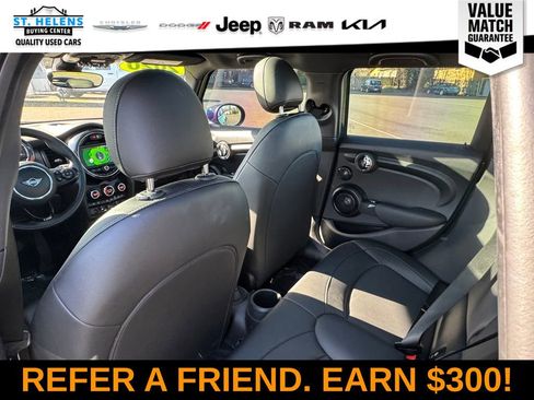 Used 2020 MINI Cooper 4-Door Hardtop w/ Storage Package image 31