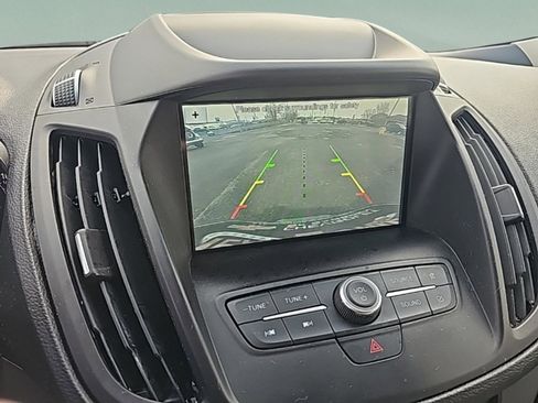 Used 2019 Ford Escape SE image 15