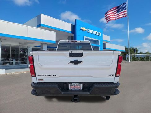 Used 2025 Chevrolet Silverado 2500 LTZ w/ Trail Boss Package AWD/4WD image 4