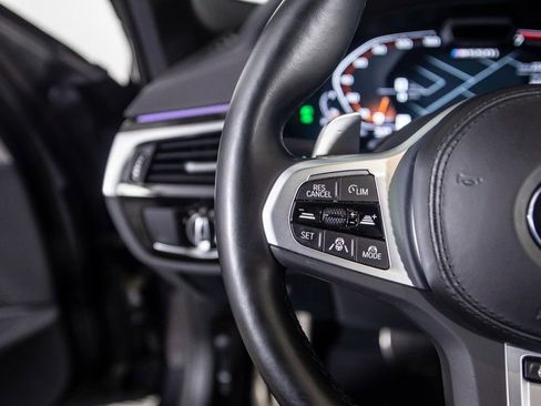 Used 2023 BMW M550i xDrive image 32