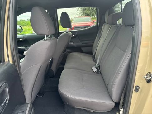 Used 2019 Toyota Tacoma TRD Sport w/ Technology Package AWD/4WD image 11