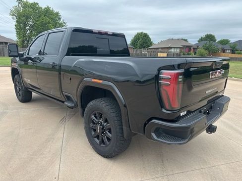 Used 2024 GMC Sierra 2500 AT4 w/ Max Trailering Package AWD/4WD image 3