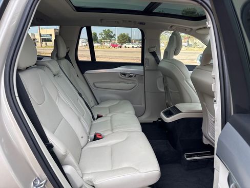 Used 2016 Volvo XC90 T5 Momentum AWD/4WD image 17