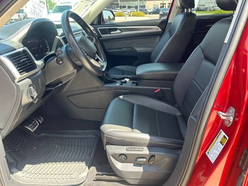 Used 2023 Volkswagen Atlas SEL R-Line AWD/4WD image 10