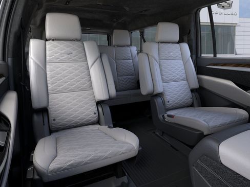 New 2026 Cadillac Escalade ESV Platinum Sport AWD/4WD image 17