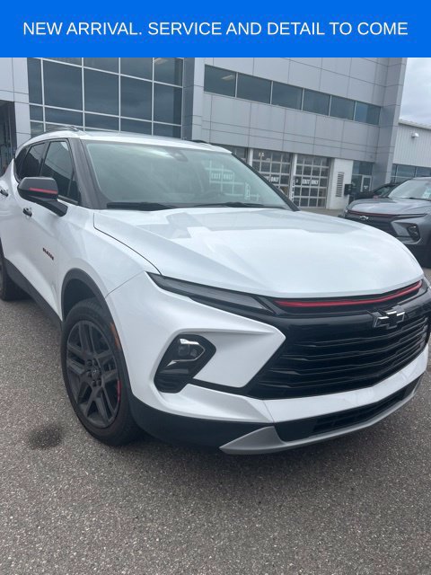 Used 2024 Chevrolet Blazer LT w/ Redline Edition AWD/4WD image 2