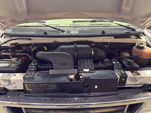 Used 2003 Ford E-150 and Econoline 150 RWD image 37