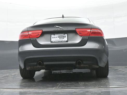 Used 2017 Jaguar XE Premium AWD/4WD image 38