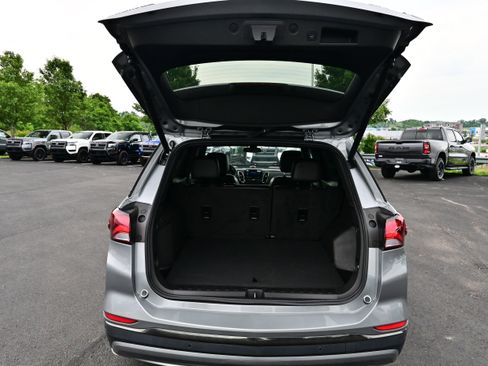 Used 2023 Chevrolet Equinox RS w/ RS Leather Package AWD/4WD image 9