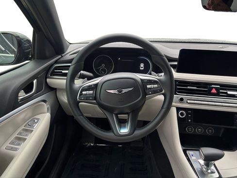 Used 2024 Genesis G70 2.5T image 12