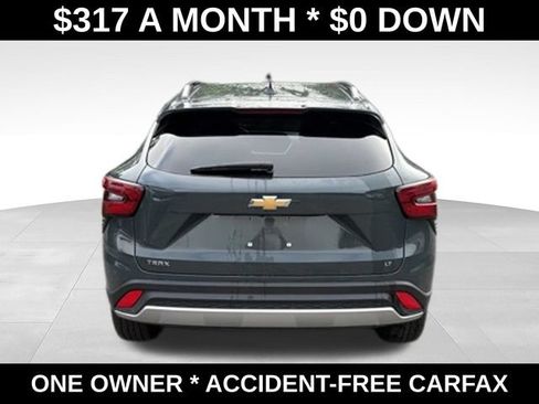 Used 2025 Chevrolet Trax LT FWD image 4