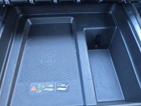 Used 2025 GMC Acadia Elevation image 6