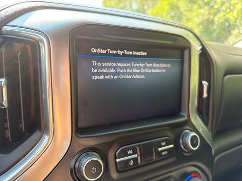 Used 2022 Chevrolet Silverado 1500 LT AWD/4WD image 17