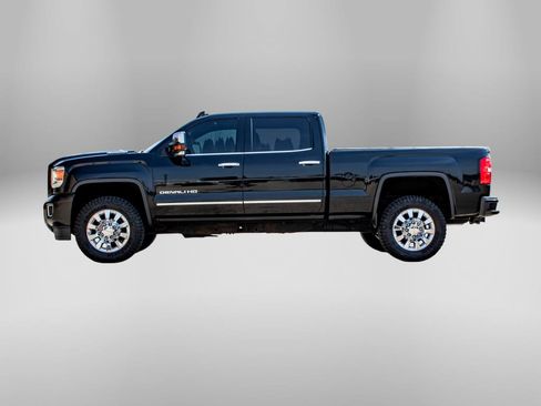 Used 2019 GMC Sierra 2500 Denali w/ Duramax Plus Package image 4
