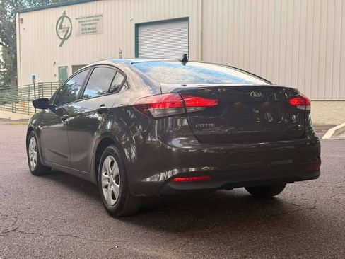 Used 2018 Kia Forte LX FWD image 7