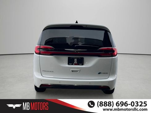 Used 2025 Toyota Grand Highlander AWD image 6