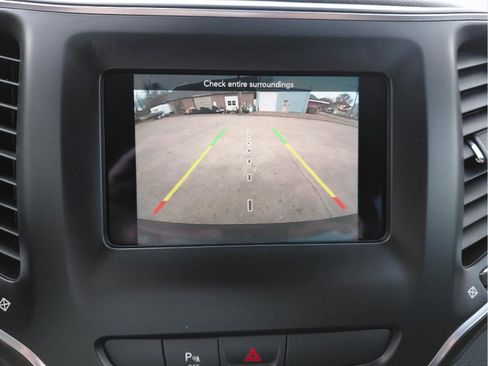 Used 2020 Jeep Cherokee Latitude Plus w/ Cold Weather Group image 34