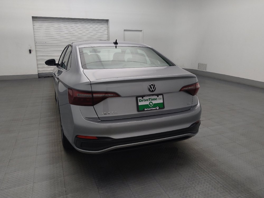 Used 2024 Volkswagen Jetta SE FWD image 6