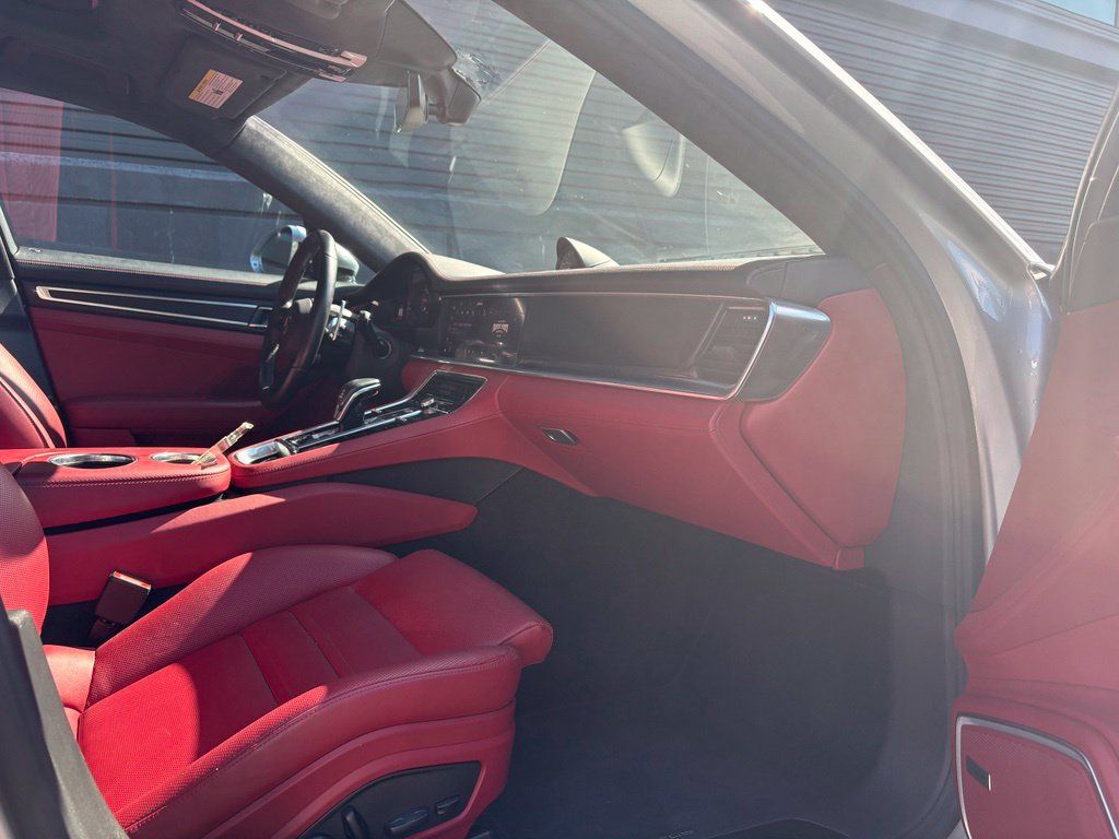 Certified 2022 Porsche Panamera GTS AWD/4WD image 17