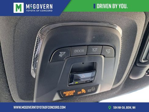 Used 2024 Toyota Corolla SE FWD image 24