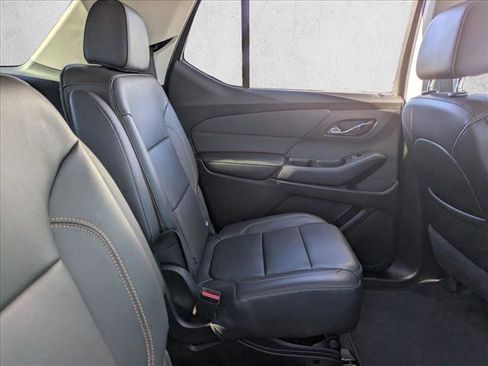 Used 2021 Chevrolet Traverse RS image 21