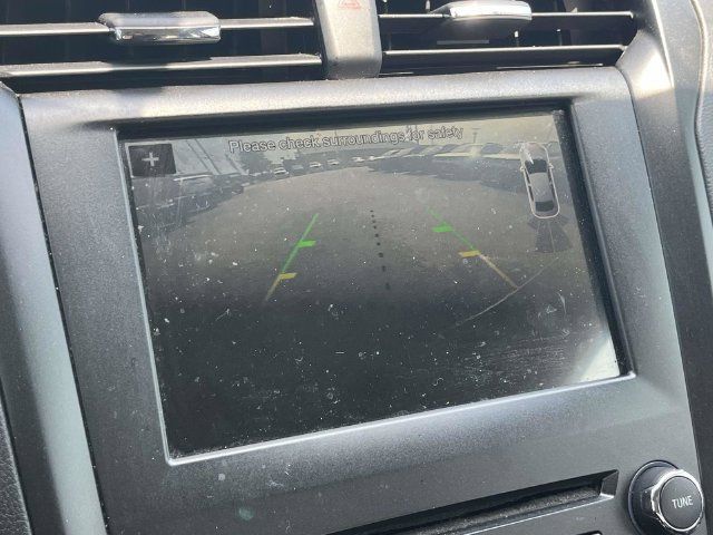 Used 2018 Ford Fusion SE w/ Equipment Group 201A FWD image 30