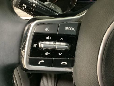 Certified 2023 Kia Sorento S w/ Panoramic Sunroof Package image 13