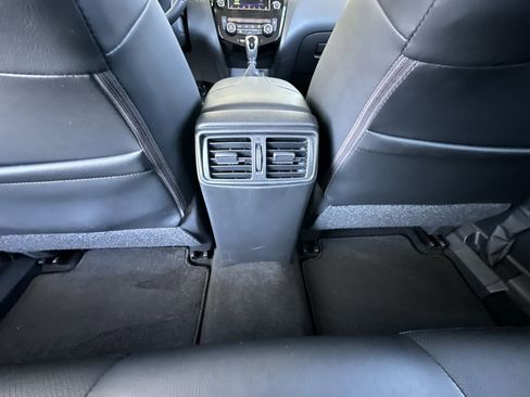Used 2020 Nissan Rogue Sport SL FWD image 21
