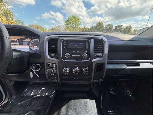 Used 2020 RAM 1500 Tradesman w/ Chrome Appearance Group image 11