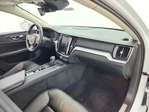 Used 2019 Volvo S60 T6 Momentum w/ Multimedia Package image 13