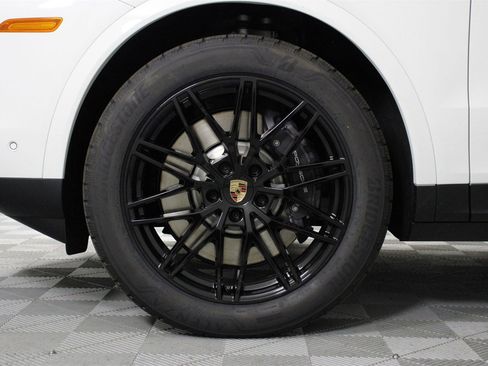 New 2026 Porsche Cayenne E-Hybrid image 17
