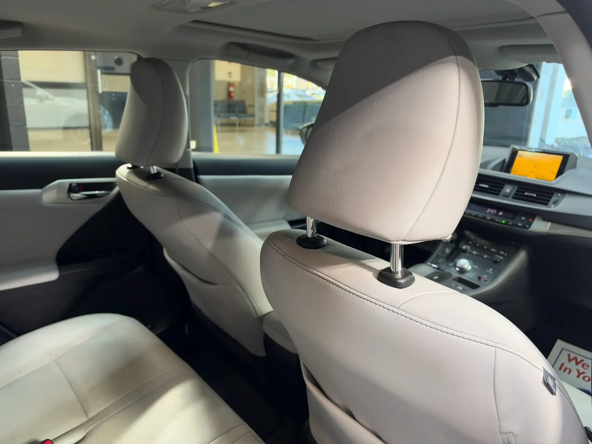 Used 2012 Lexus CT 200h Premium w/ Leather Pkg FWD image 27
