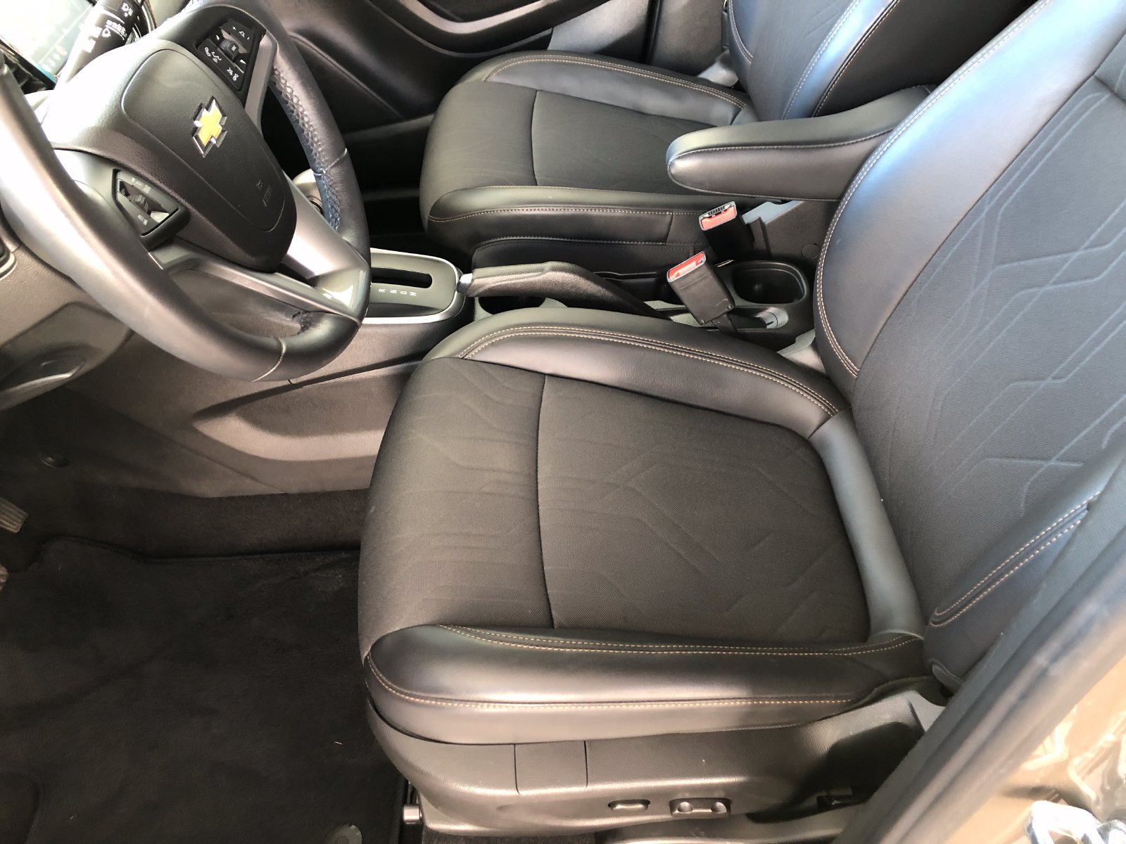 Used 2022 Chevrolet Trax LT w/ LT Convenience Package AWD/4WD image 19