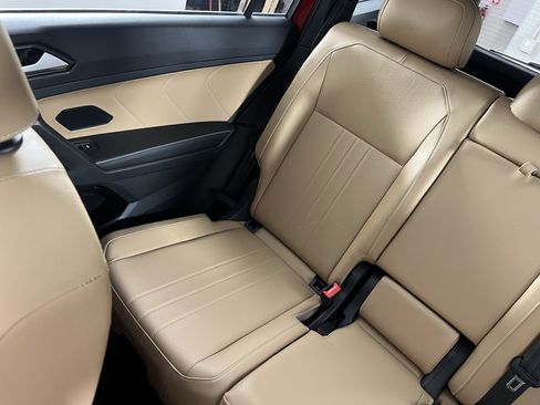 Certified 2024 Volkswagen Tiguan SE R-Line image 22
