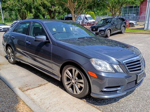 Used 2017 Mercedes-Benz E 300 image 2