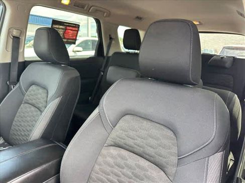 Certified 2025 Nissan Pathfinder SV FWD image 18