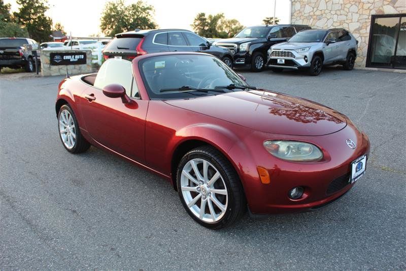 Used 2008 MAZDA MX-5 Miata Touring w/ Suspension Pkg RWD image 9
