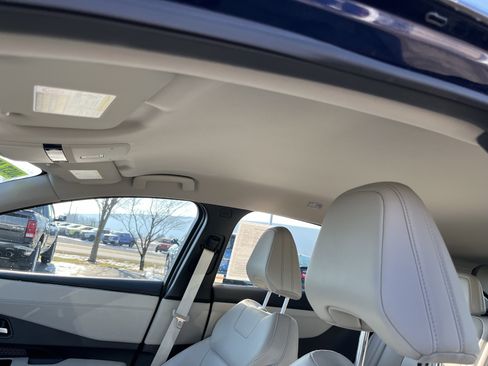 Used 2023 Nissan Ariya AWD image 20