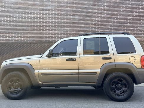 Used 2004 Jeep Liberty Sport w/ PWR Convenience Group AWD/4WD image 6