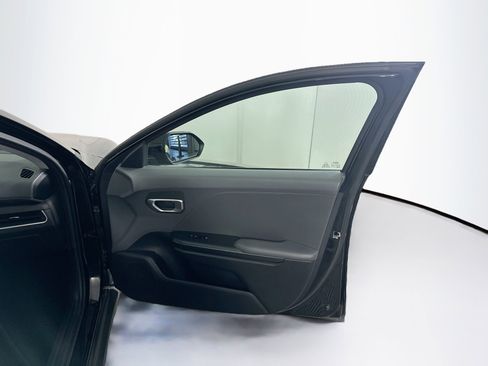 Used 2025 Kia K4 FWD image 30