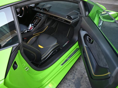 Used 2021 Lamborghini Huracan EVO RWD image 81