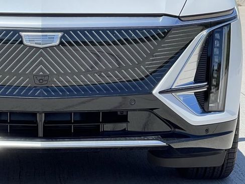 New 2025 Cadillac Lyriq Luxury image 8