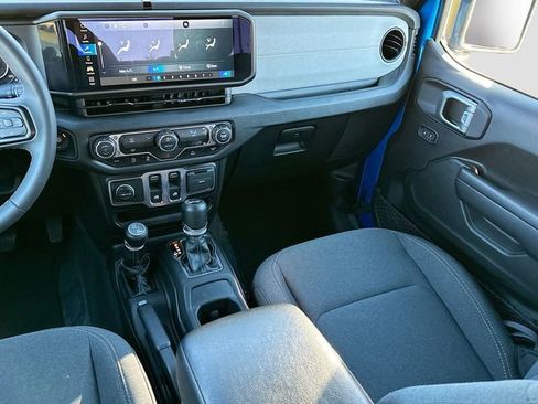 Used 2024 Jeep Wrangler Sport S image 21