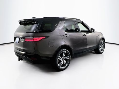 Used 2024 Land Rover Discovery Dynamic SE AWD/4WD image 5