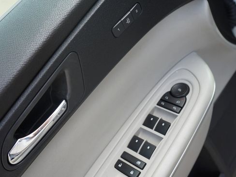 Used 2010 GMC Acadia SLT image 19