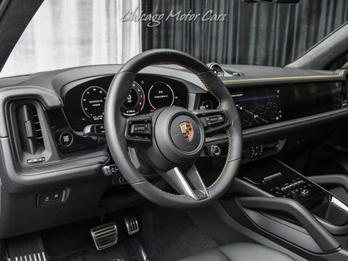 Used 2025 Porsche Cayenne GTS image 8