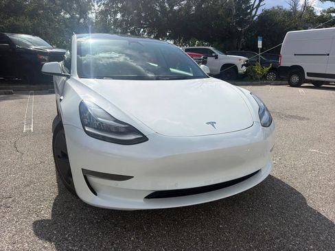 Used 2022 Tesla Model 3 Long Range AWD/4WD image 5